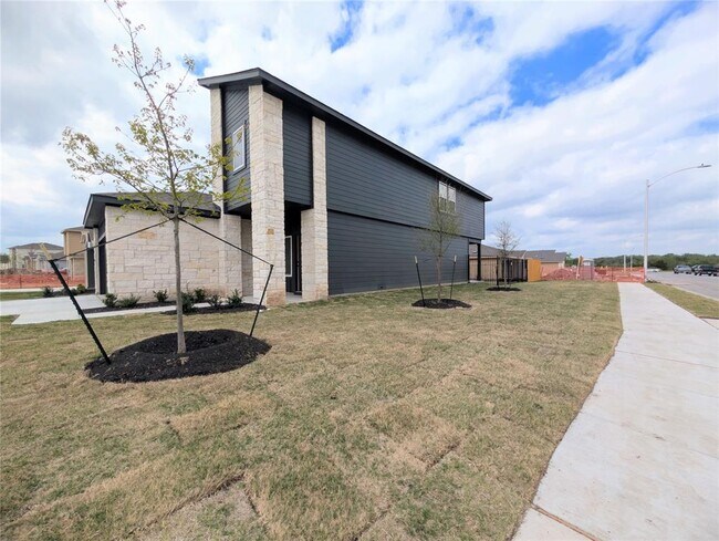 Foto del edificio - 9400 Oxbow Strap Dr