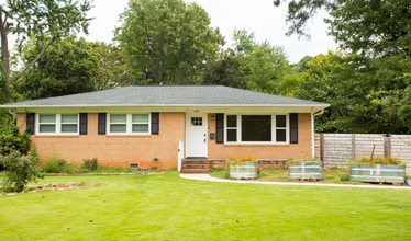 Building Photo - 3925 Glenstar Terrace