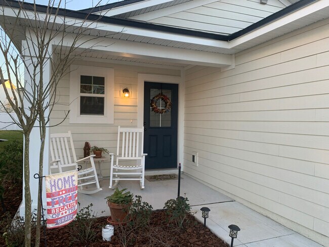 Building Photo - 161 Dahlia Falls Dr