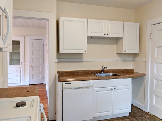 Foto del edificio - 14 Sanborn Ave