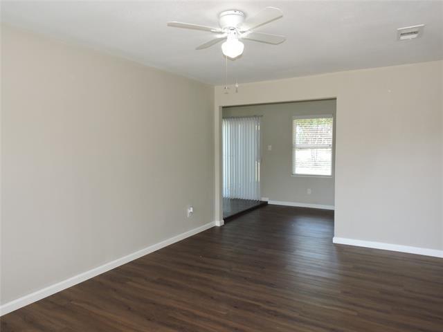 Building Photo - 11927 Hoblitzelle Dr