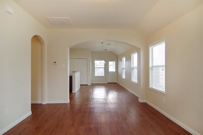 Foto del edificio - 18743 N Lyford Dr