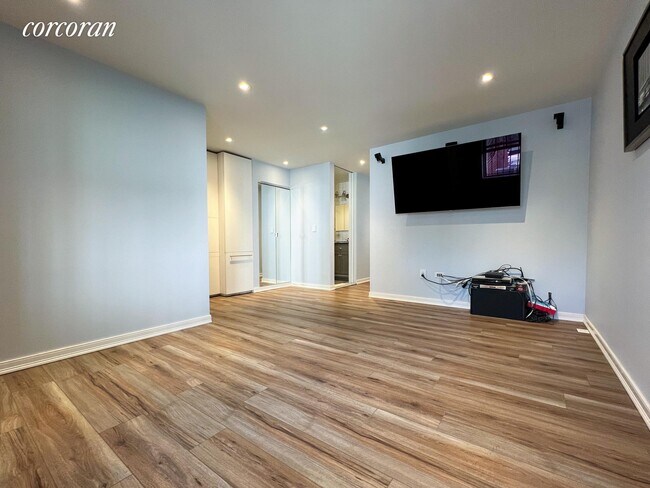 Foto del edificio - 2949 Shore Pkwy