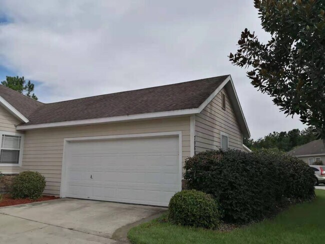 Garage - 2 cars - 7969 SW 87th Ter