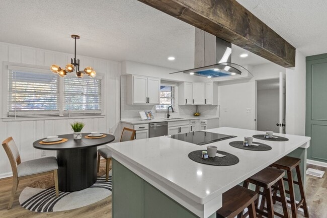 Foto del edificio - 2378 Green Forrest Dr