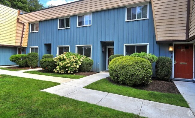 Building Photo - 1442 Melville Ave