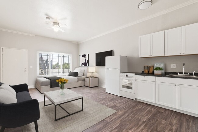 Interior Photo - Bright & Sunny Studio w/ All New Renovation!!