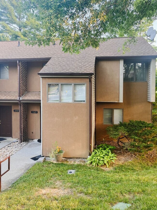 Foto del edificio - 3 Bedroom 2.5 Bath Townhouse