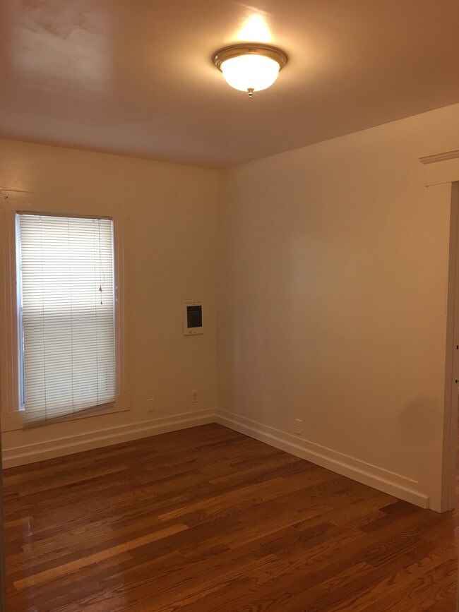 Habitación 2 - 8-14 Cypress St