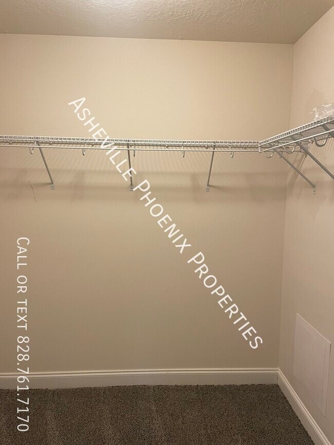 Foto del edificio - 120 Little Fox