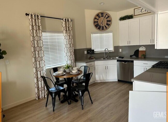 Dining and kitchen - 8412 Frankie Lou St