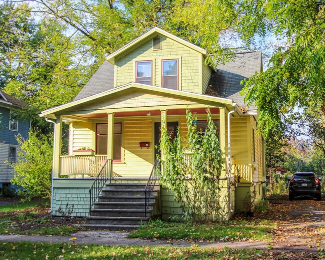 Building Photo - 224 Wood St