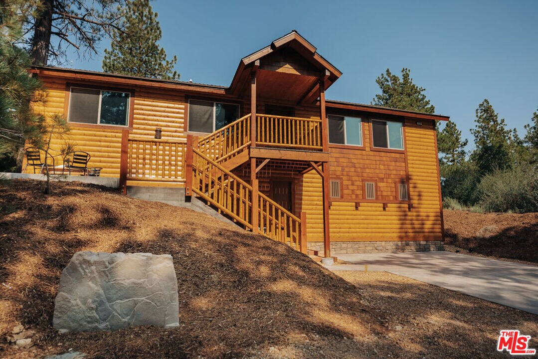 Primary Photo - 315 Northern Cross Dr