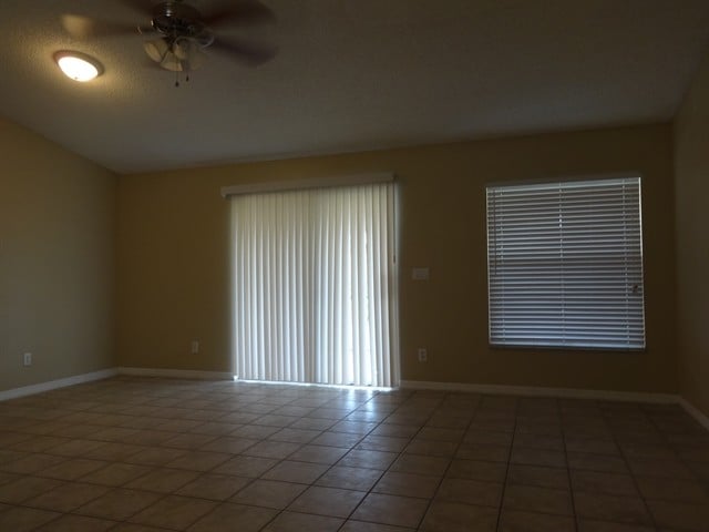 Building Photo - 1019 Jacaranda Circle