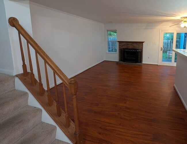 Foto del edificio - Available August 1, 2026 – Beautiful Townhome in Potomac Hills!