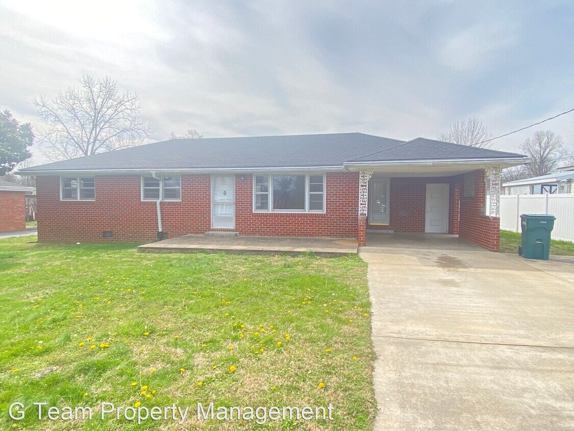 Primary Photo - 3 br, 1 bath House - 404 Vosswood Dr