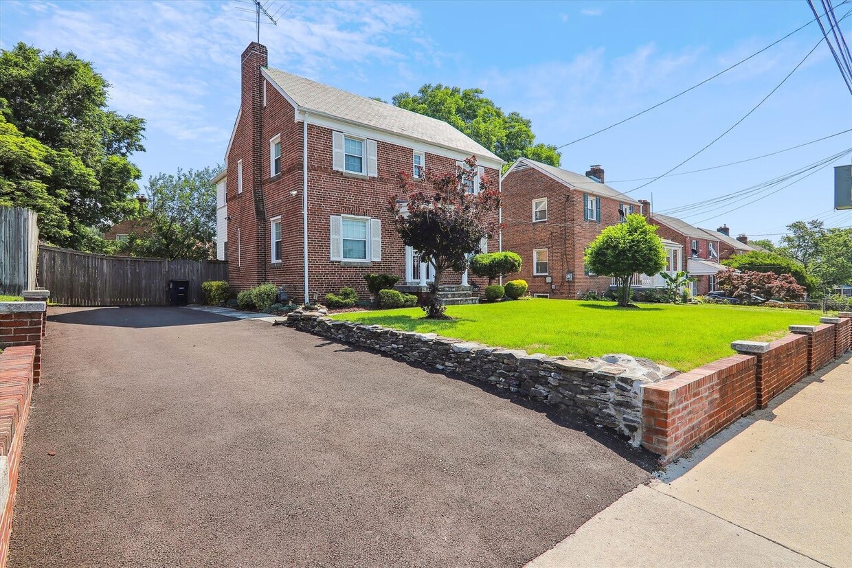 Primary Photo - Lovely 4BR/2BTH Home ready for immediate m...