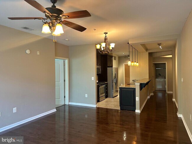Building Photo - 6201 Lydia Hollow Dr