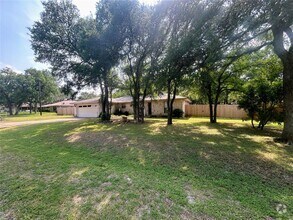 Building Photo - 1012 Mockingbird Dr