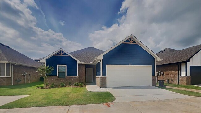 Building Photo - 7005 Labelle Dr