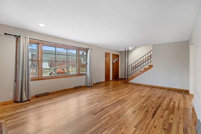 Foto del edificio - 2890 14th Ave