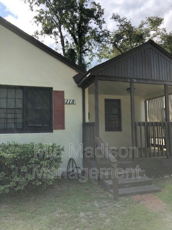 Building Photo - 115 Hibiscus Ave