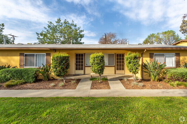 Building Photo - Casitas Apartments