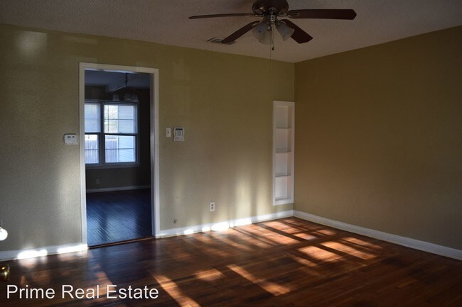 Building Photo - 734 Woodson Cir