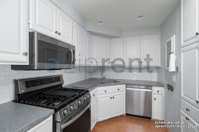Foto del edificio - 1760 Kenard St NW