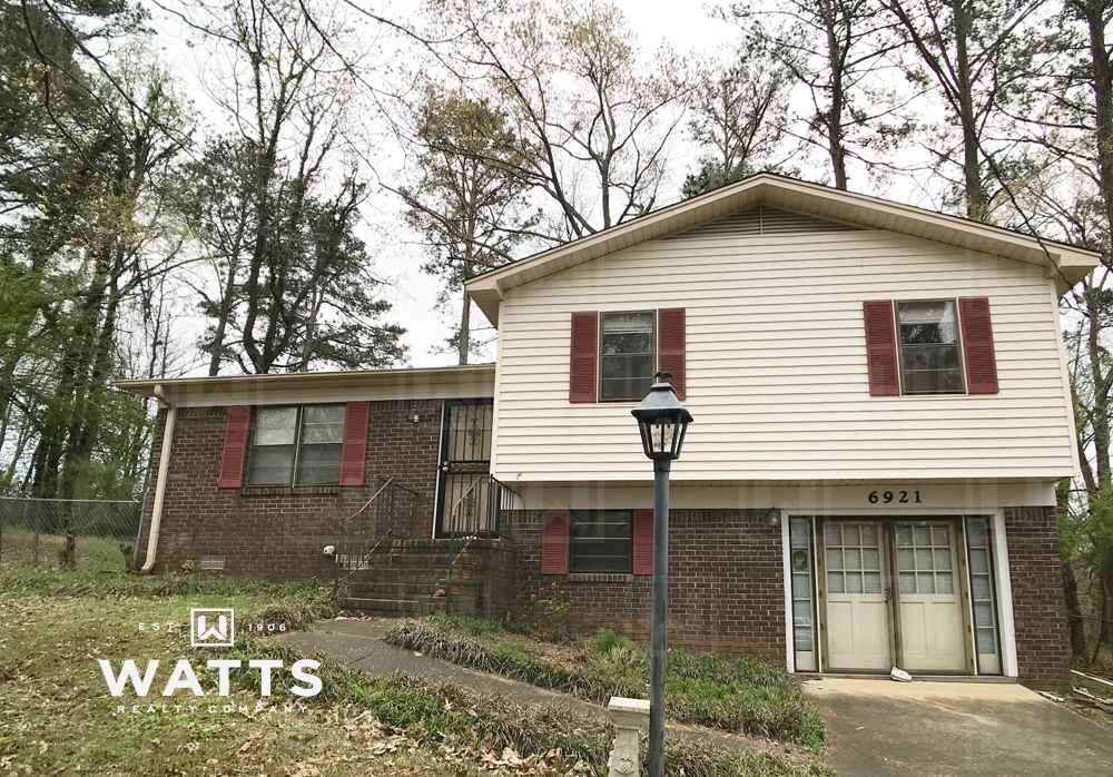 6921 Cir, Trussville, AL 35173