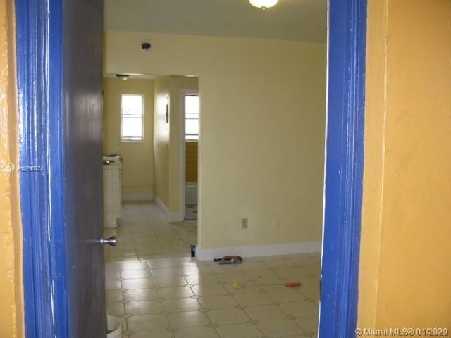 Building Photo - 833 NW 4th Ave
