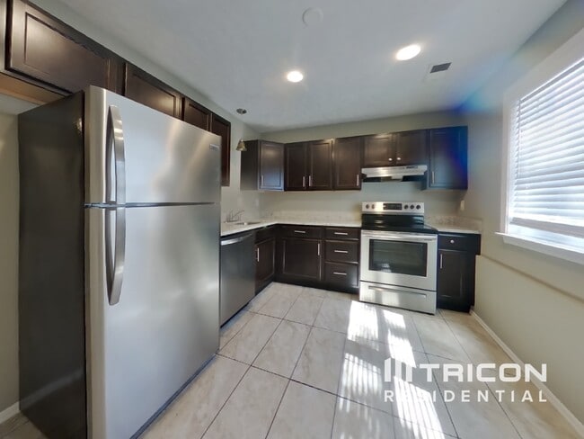 Foto del edificio - 1051 Dorset Dr