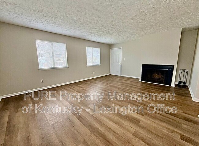 Foto del edificio - 3772 Camelot Dr