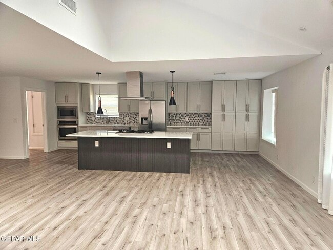 Building Photo - 10000 Honolulu Dr