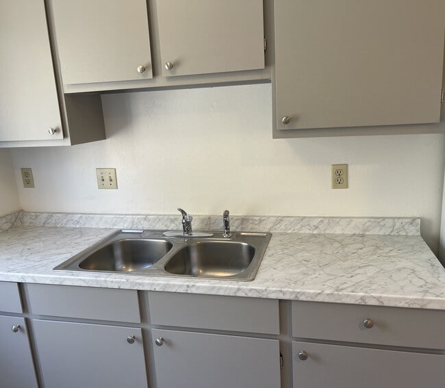 Building Photo - 7560 Bridgit Dr
