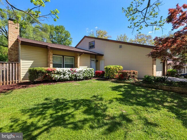 Foto del edificio - 20 Running Brook Ln