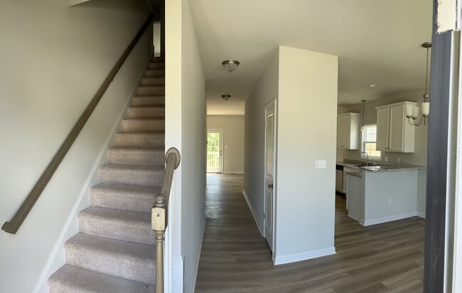 Building Photo - 300 Legacy Oaks Cir
