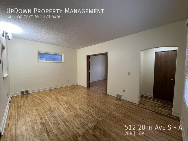 Building Photo - 512 20th Ave S