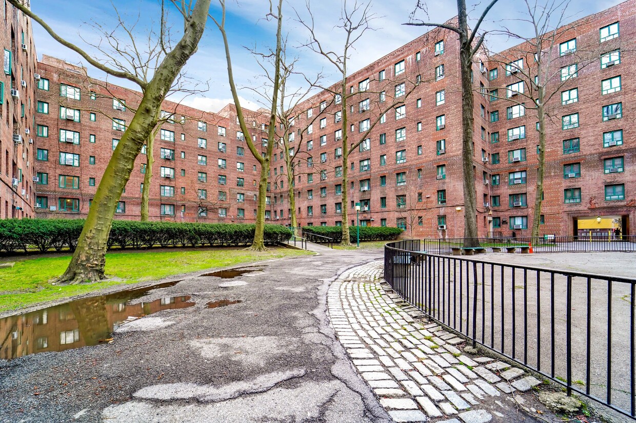 Foto principal - 1470 Parkchester Rd