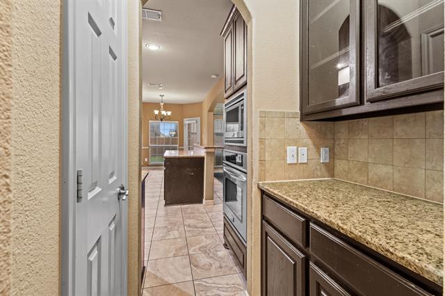 Foto del edificio - 1420 Creosote Dr