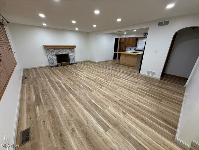 Foto del edificio - 230 E 21st St