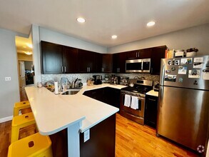 Building Photo - 170 I St