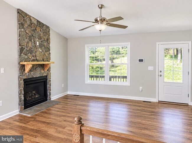 Building Photo - 210 Gayles Ln