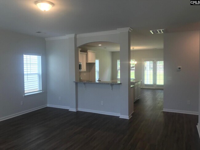 Foto del edificio - 1355 Tamarind Ln