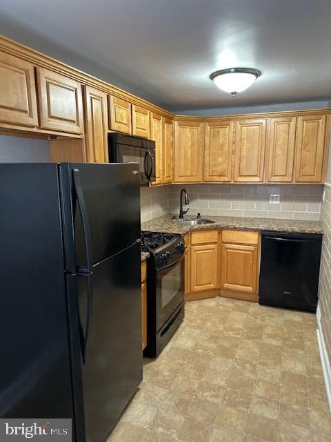 Foto del edificio - 1380 N 76th St