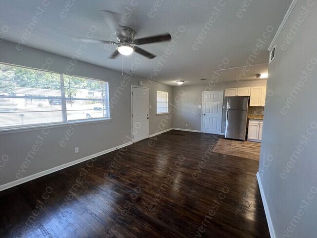 Foto del edificio - 14 Oakview Dr