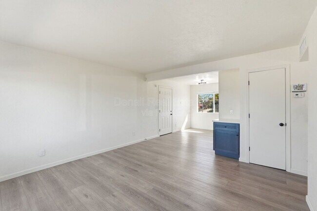 Foto del edificio - 3601 S Calle Polar