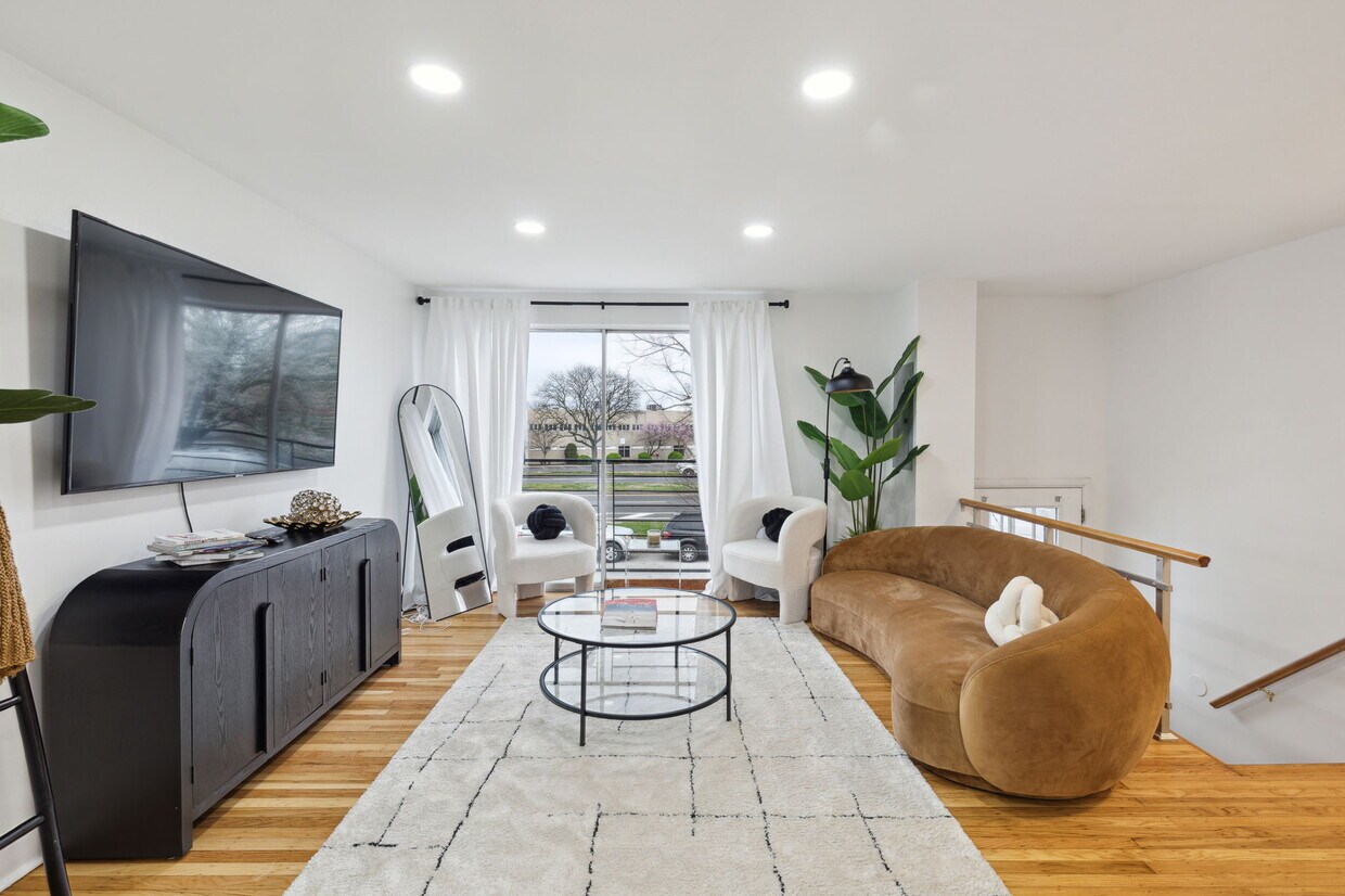 Foto principal - 6931 Lindbergh Blvd
