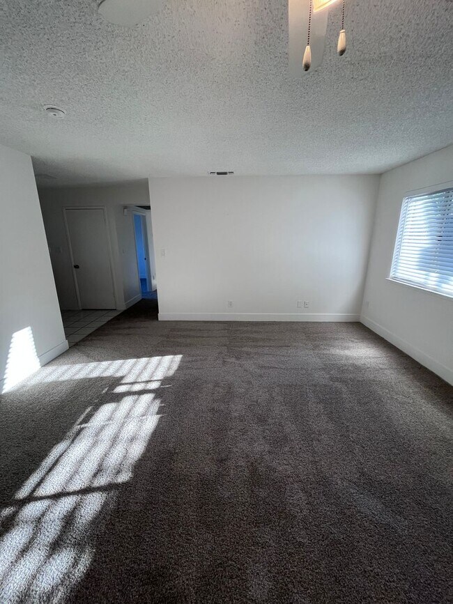 Building Photo - UPDATED 3 BEDROOM HOUSE W/ RV ACCESS!!