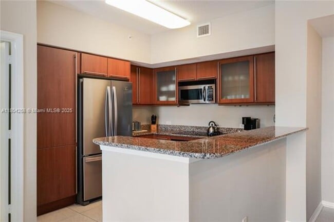 Foto del edificio - 2080 S Ocean Dr